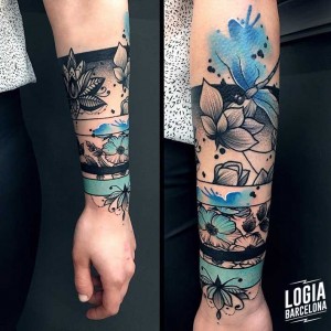 tatuaje_watercolor_flores_brazo_brazalete_logia_barcelona_monika_ochman    